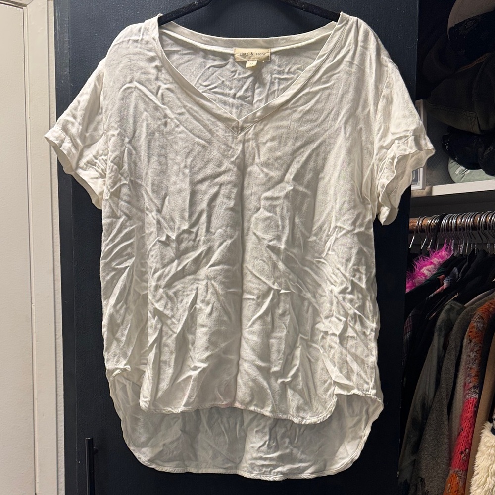 Cloth and stone tee